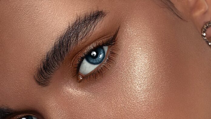 Punk to Pop: Makeup Trends of the ’80s and ’90s